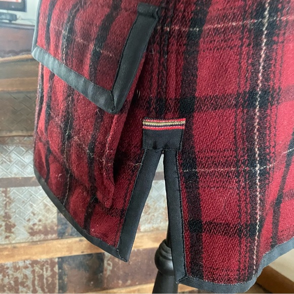 Wool Woman’s Red Plaid Winter Coat Size Medium Hunter Riding Casual Driver - Picture 3 of 10